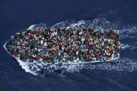 Meeste stemmen publiek World Press Photo 15 voor beelden bootvluchtelingen en MH17