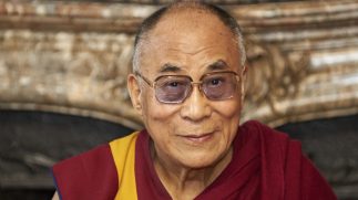 Beeldmateriaal: Dalai Lama opent tentoonstelling Het leven van Boeddha