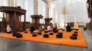 Helemaal zen in De Nieuwe Kerk