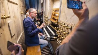 Sfeerconcerten tijdens feestdagen bij kaarslicht in De Nieuwe Kerk