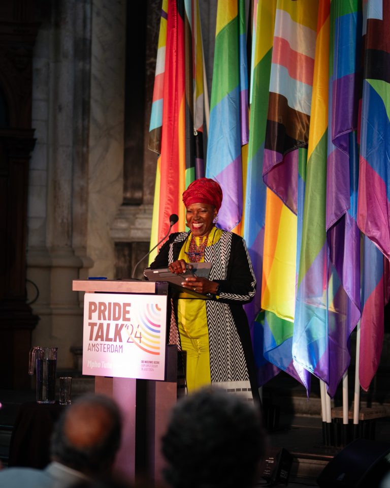 Mpho Tutu van Furth tijdens de Pride Talk van 2024 in De Nieuwe Kerk